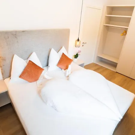 Meranosuites - Garden Apartment