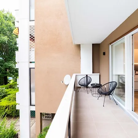 アパート Meranosuites - Garden *